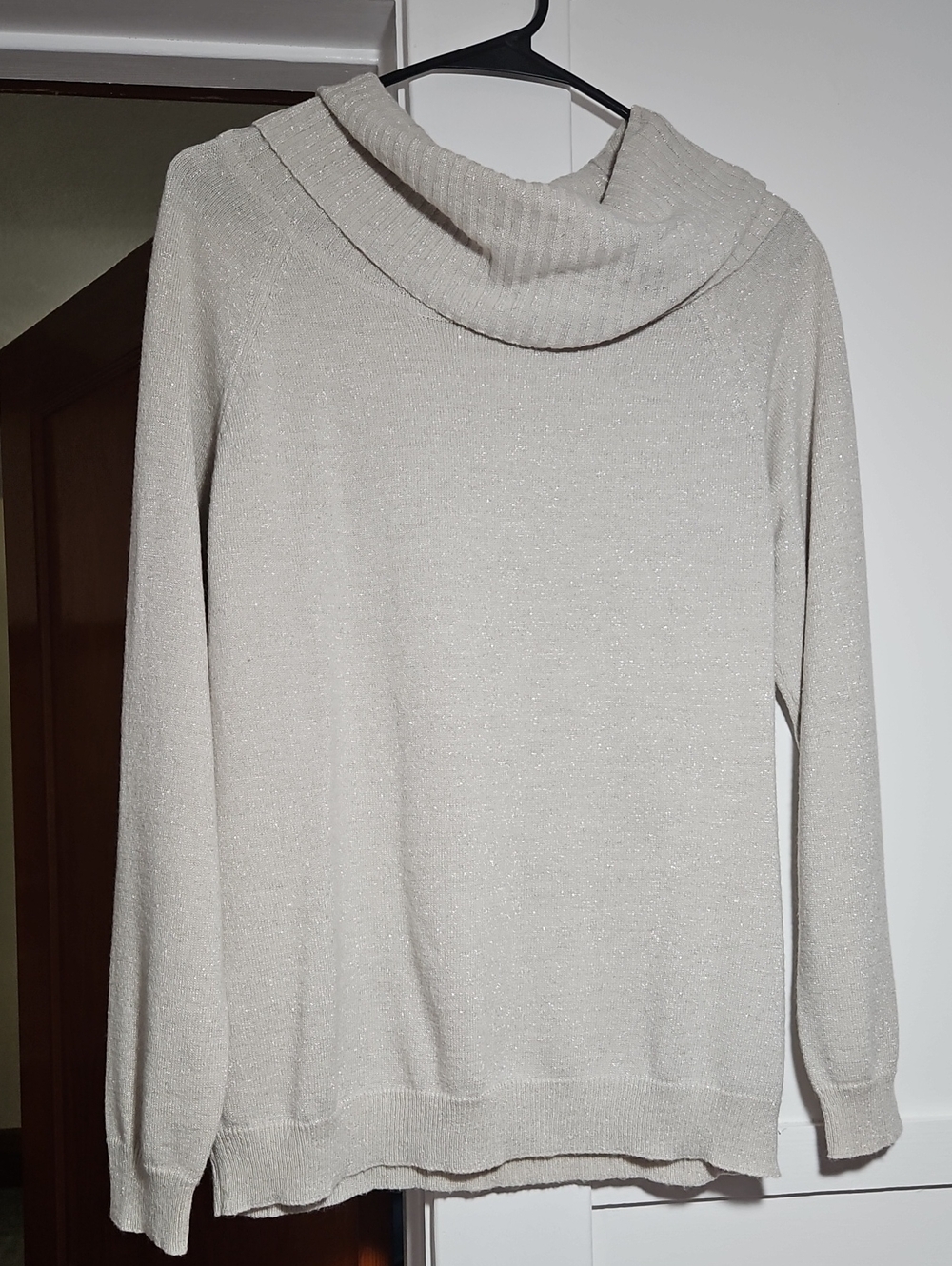 Simply Styled Stretchy Sparkly White Cowl Neck Sweater Size Large EUC